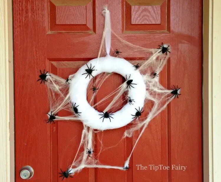 Make A Spooky Halloween Spider Web Wreath