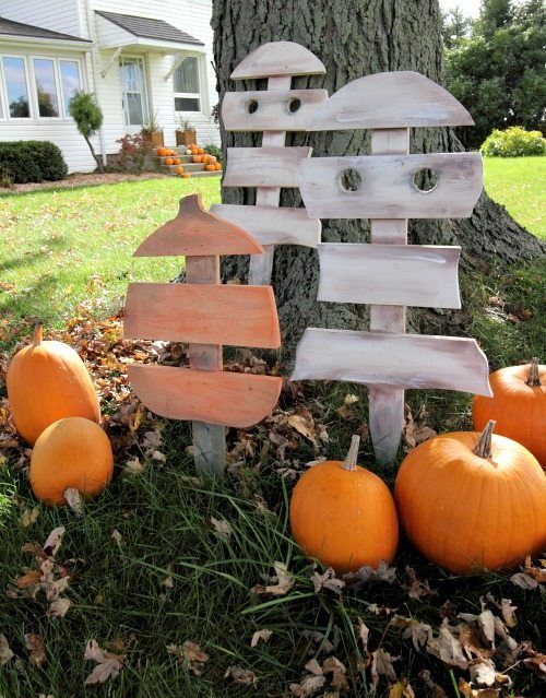 Pallet Ghosts For Font Yard Décor