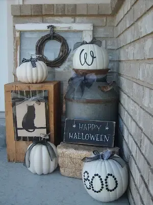 Farmhouse Halloween Decor By Craft Critters