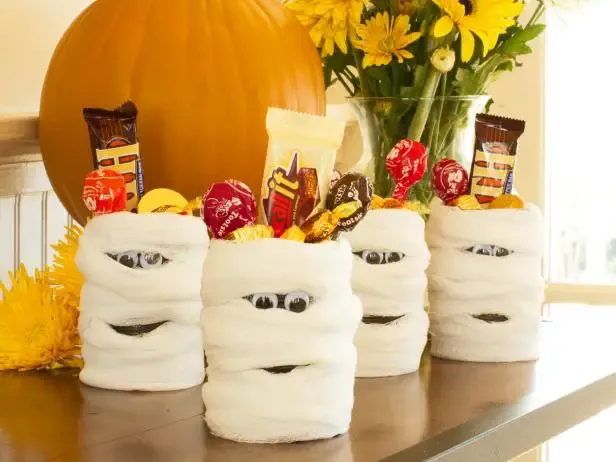 Halloween Party Favor - Mummy Candy Cans