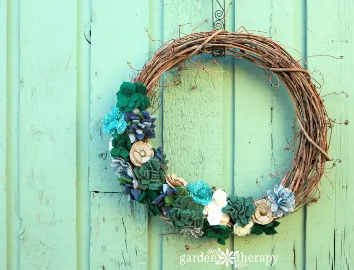 A Fall-inspired Felted Succulent Wreath