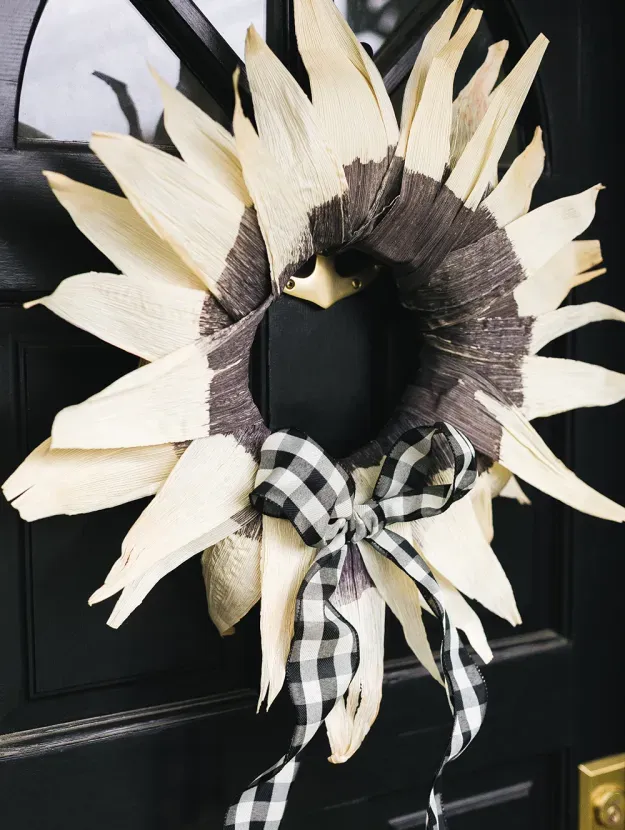 Dip-Dyed Corn Husk Wreath