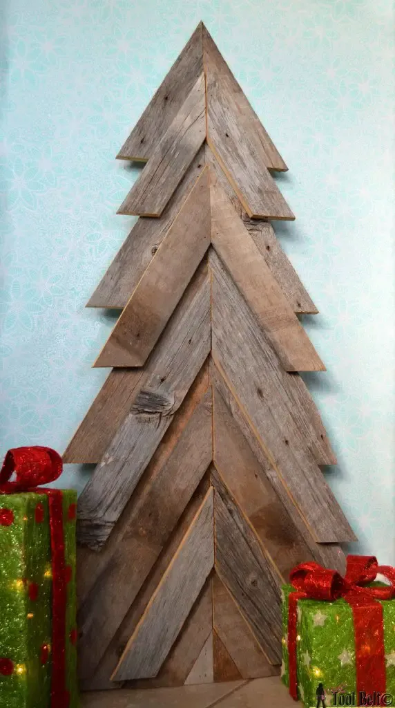 Rustic Pallet Christmas Tree