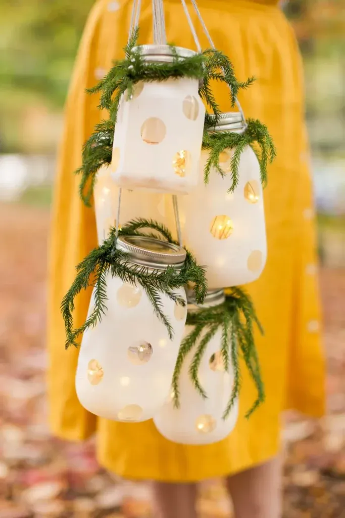 Hanging Holiday Mason Jar Lanterns